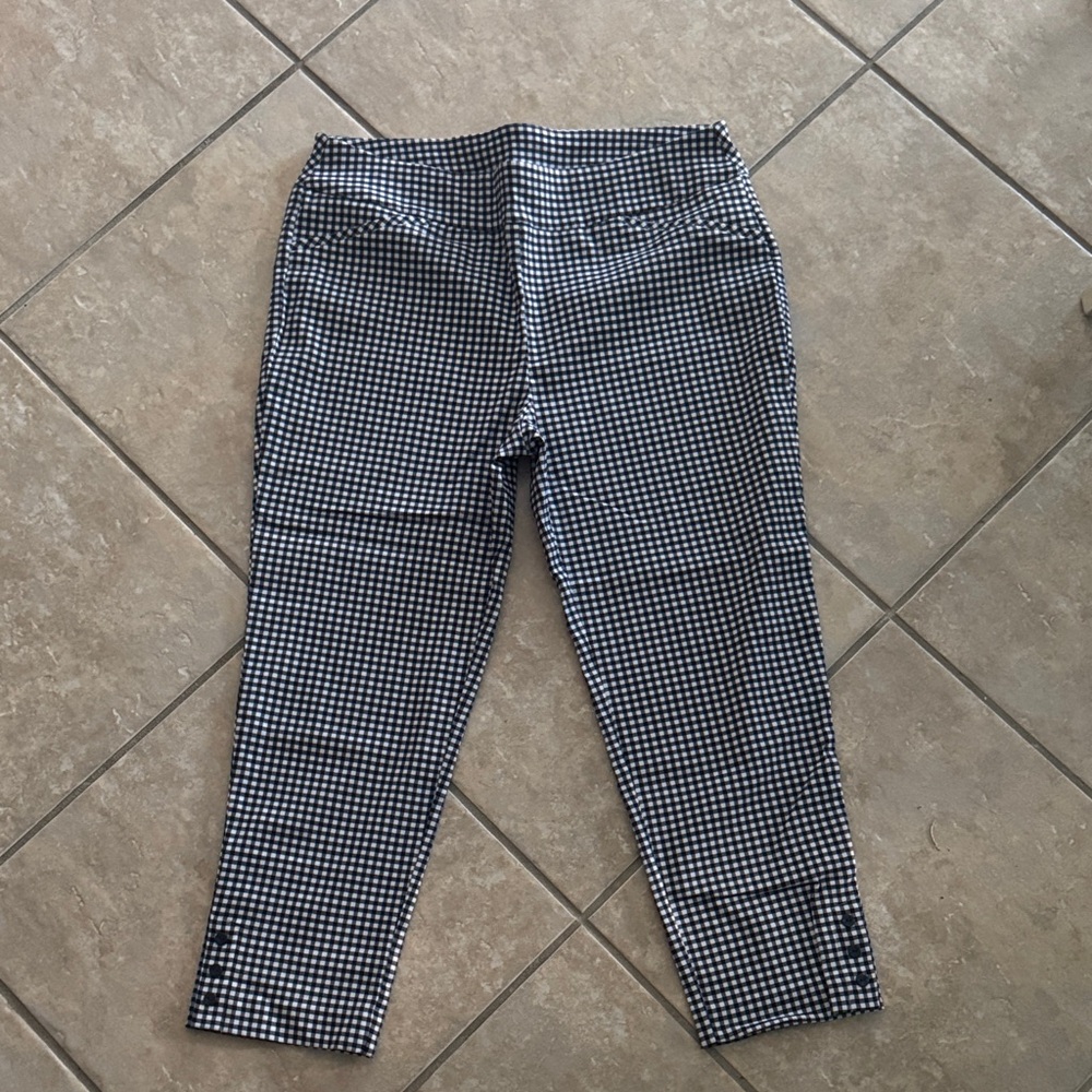 Chico's women’s Black and White Checkered pants